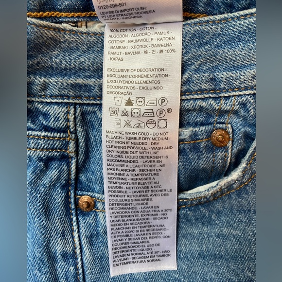 Levi’s Wedgie Icon Fit Ankle Jeans - Picture 5 of 7